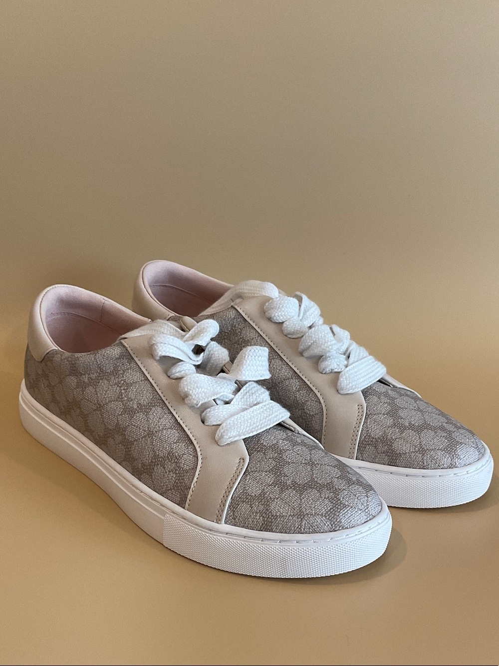Kate Spade Erin Spade Flower Sneaker
